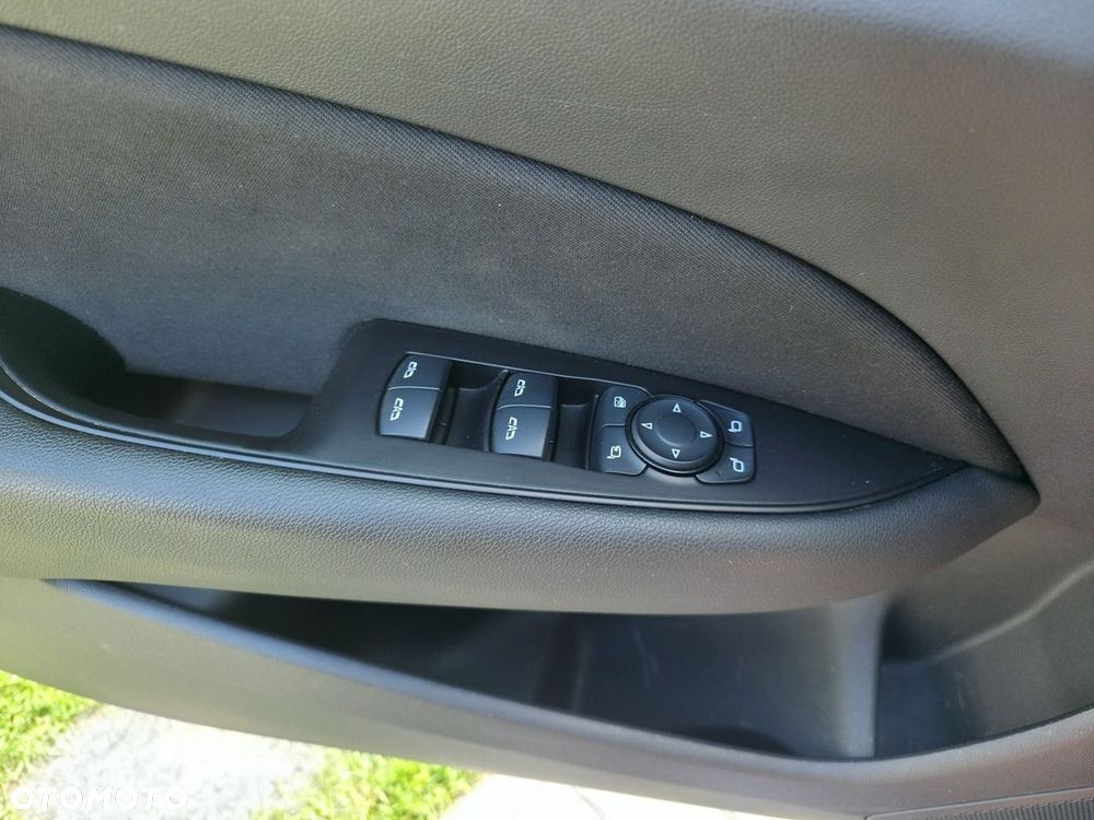 Opel Insignia - 27