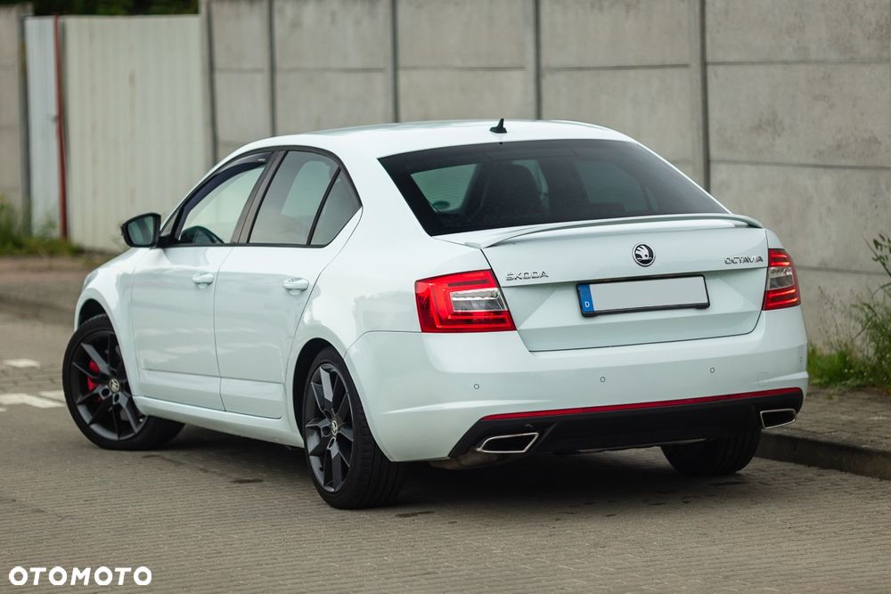 Skoda Octavia 2.0 TDI DSG RS - 12