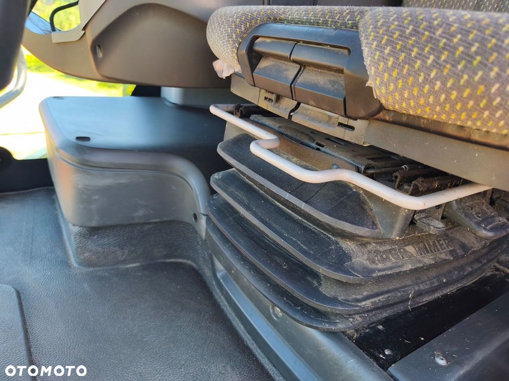 Claas Tucano 832 - 23