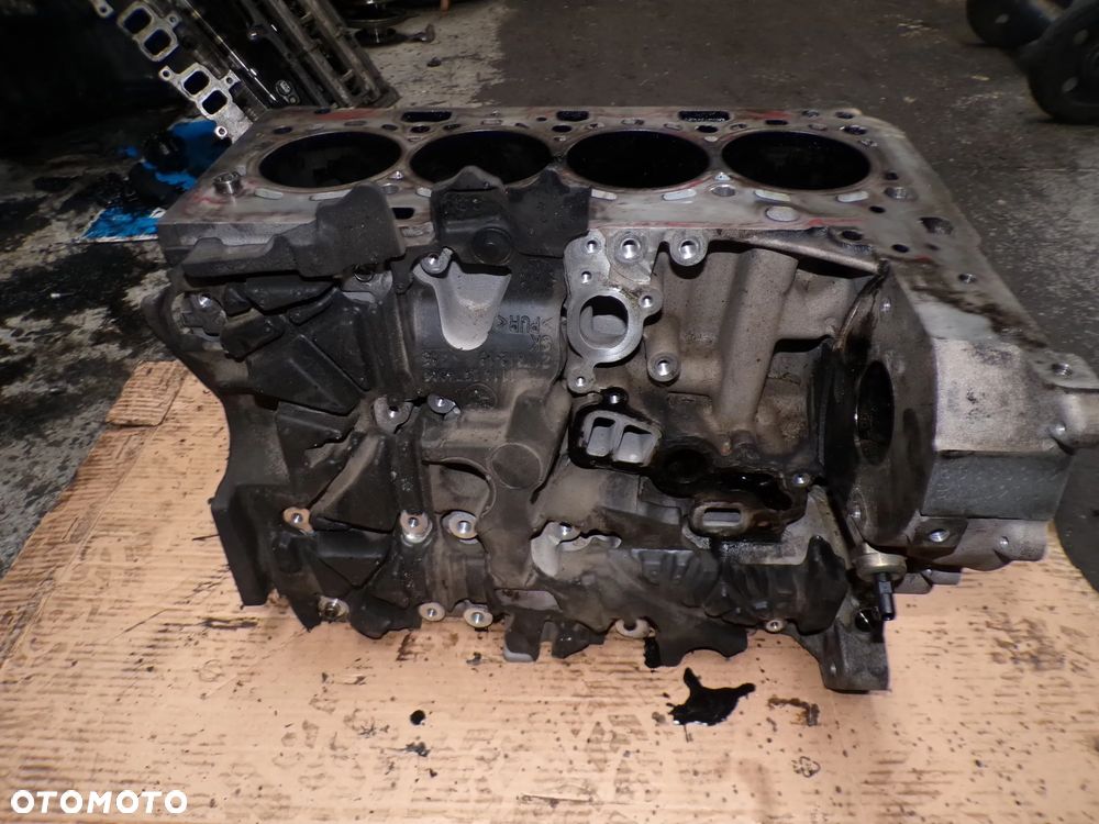 Blok silnika BMW 2.0 D B47D20B G20 G30 do tulejowania - 1