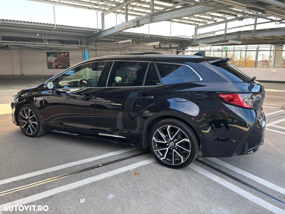 Toyota Corolla ver-2-0-hsd-exclusive - 4