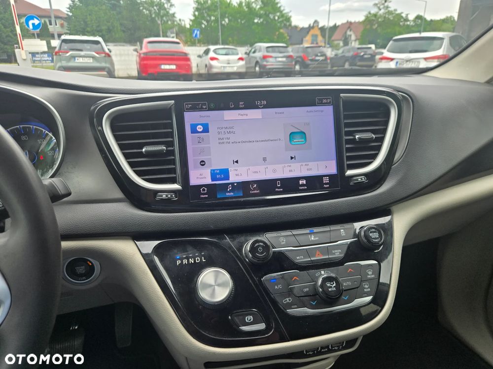 Chrysler Pacifica - 20