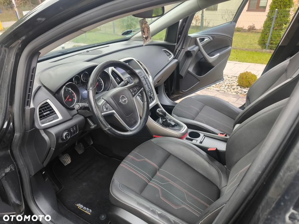 Opel Astra 1.4 Turbo 150 Jahre - 15