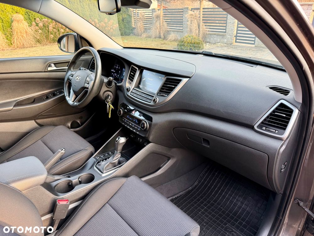 Hyundai Tucson blue 1.7 CRDi 2WD DCT Premium - 32