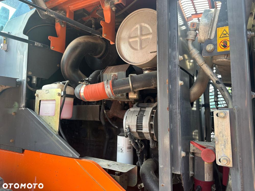 Hitachi ZW 180 - 17
