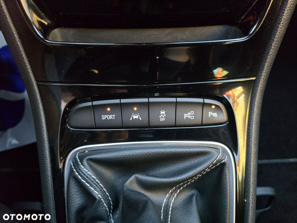 Opel Astra 1.4 Turbo Dynamic - 26