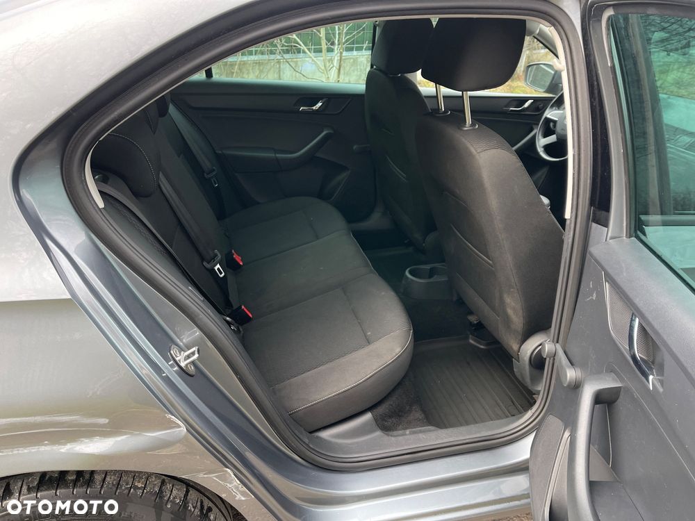 Skoda RAPID 1.2 TSI Ambition Green tec - 11