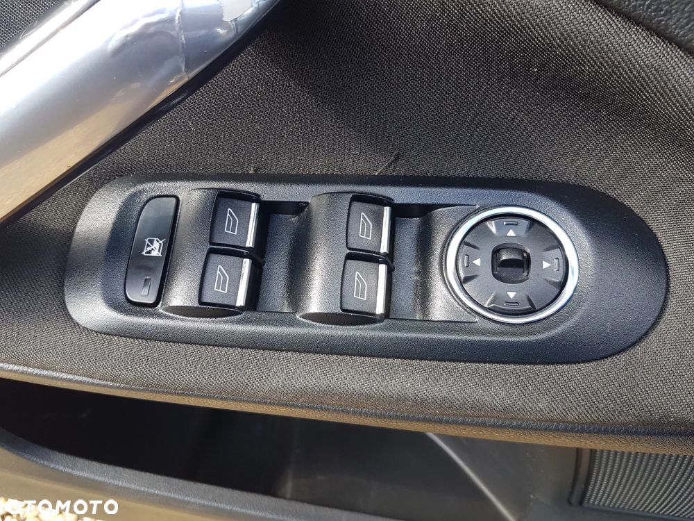 Ford Mondeo 2.0 Ambiente - 23