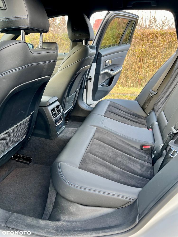 BMW Seria 3 320d xDrive M Sport sport - 21