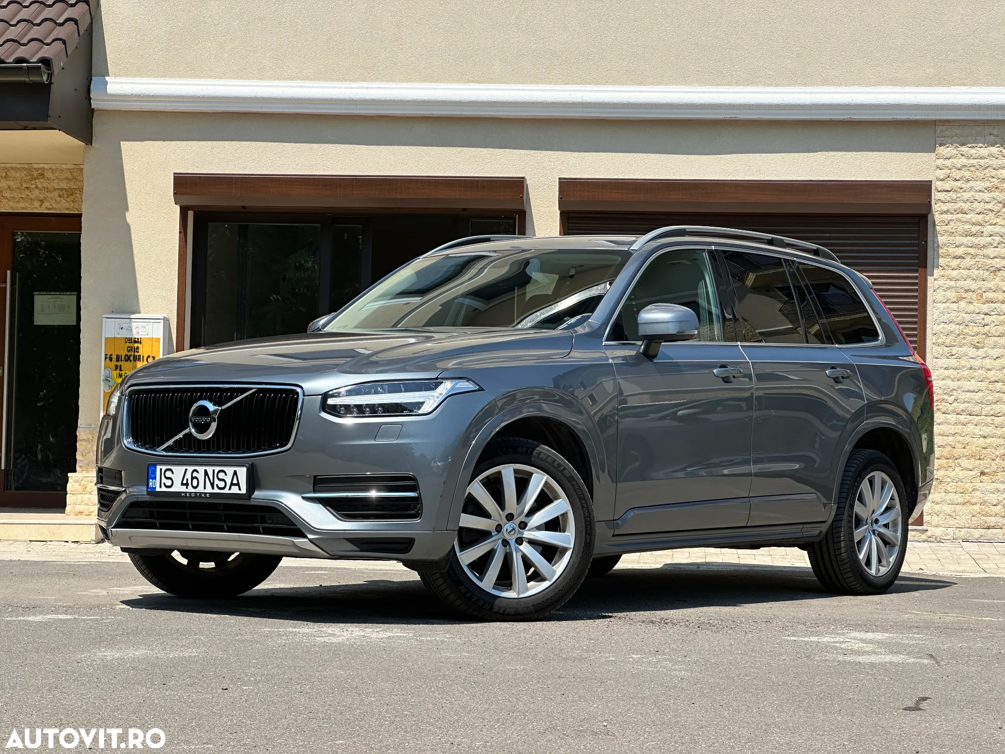 Volvo XC 90 D5 AWD Geartronic Momentum - 2