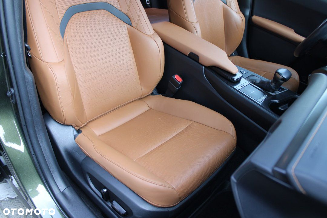 Lexus UX - 20