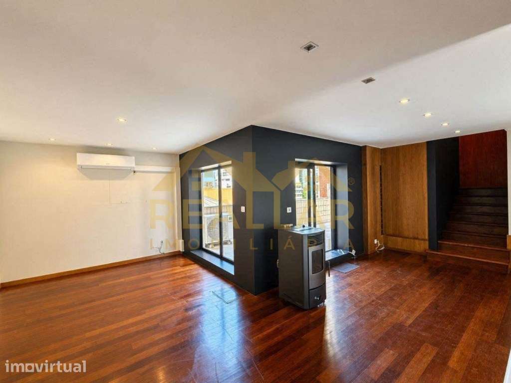 Imponente Apartamento T3 Dúplex com vista mar da Póvoa de Varzim - Grande imagem: 3/26
