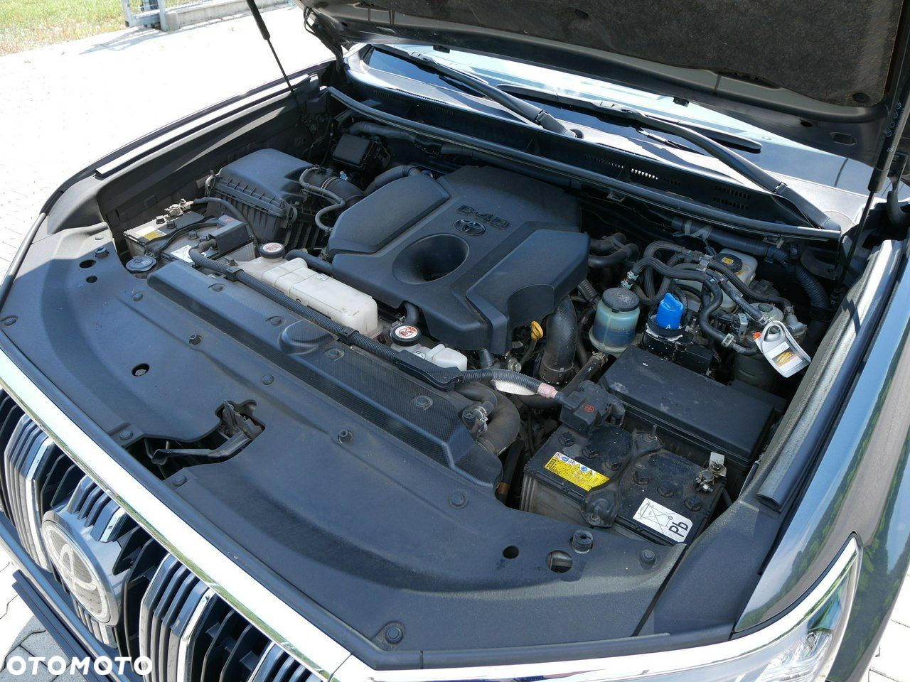 Toyota Land Cruiser - 36