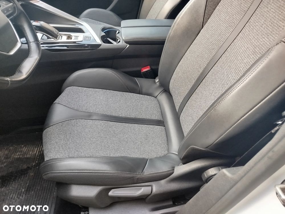 Peugeot 3008 BlueHDi 130 Stop & Start EAT8 Allure Business-Paket - 39
