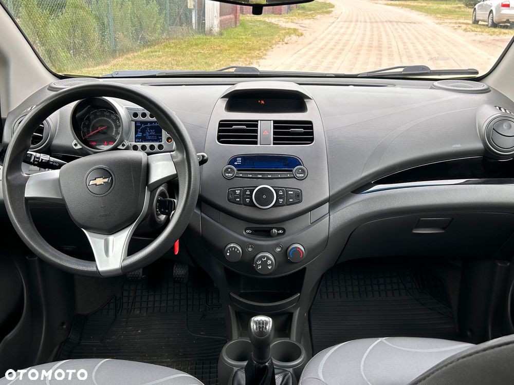 Chevrolet Spark 1.0 - 23