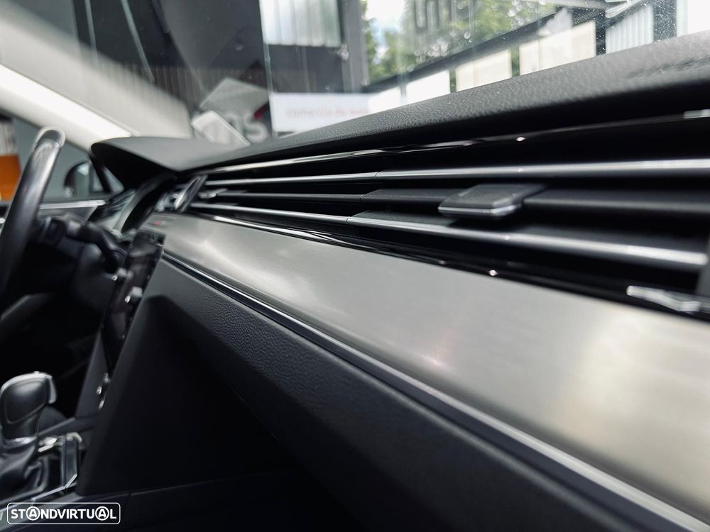 VW Passat 2.0 TDI Highline DSG - 32