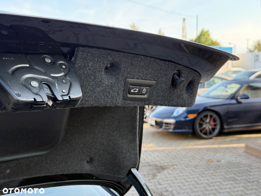 BMW Seria 5 528i xDrive Luxury Line - 10
