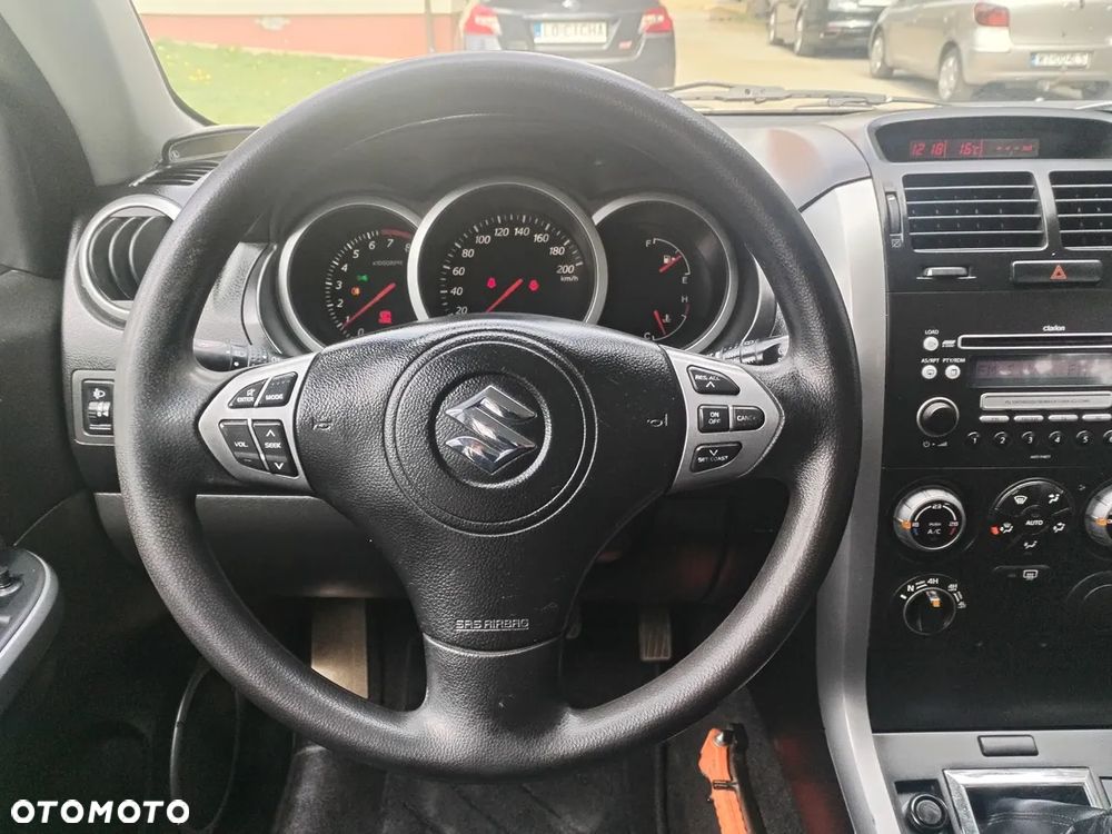 Suzuki Grand Vitara 2.0 Comfort Family - 21