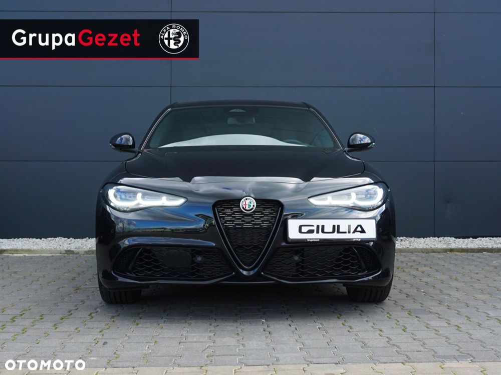 Alfa Romeo Giulia - 8