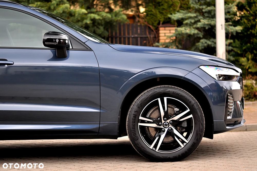 Volvo XC 60 B4 D Plus Dark - 8