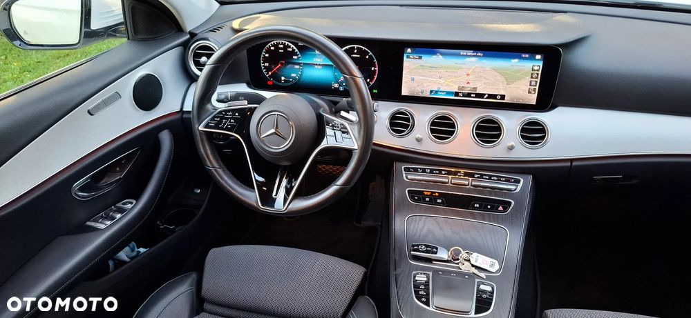 Mercedes-Benz Klasa E 200 d 9G-TRONIC - 17