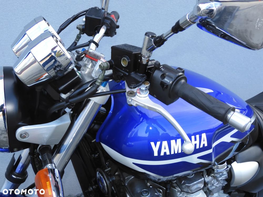 Yamaha XJR - 38