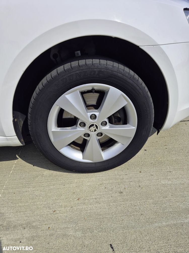 Skoda Octavia 2.0 TDI DSG 4X4 Ambition - 12