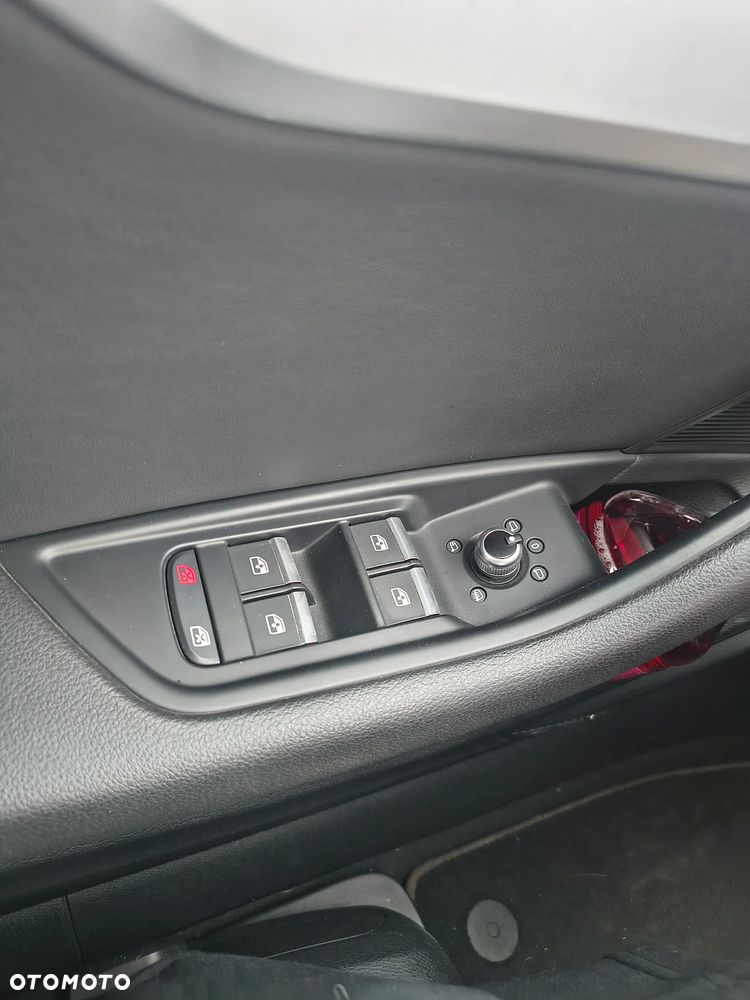 Audi A4 Avant 2.0 TDI - 31