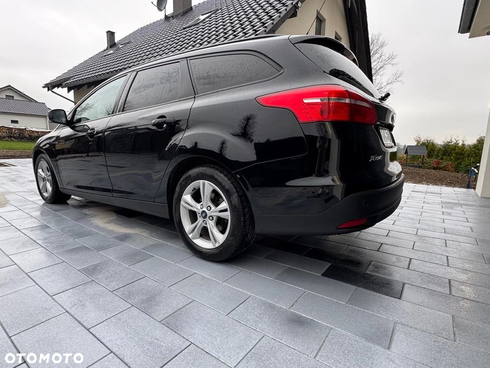 Ford Focus Turnier 1.5 EcoBlue Start-Stopp-System TITANIUM - 6