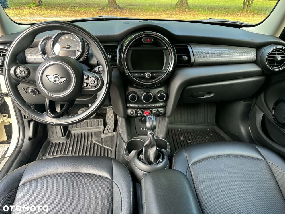 MINI Cooper Seven Chili - 18