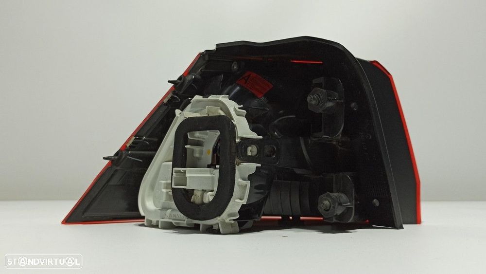FAROLIM TRASEIRO DIREITO VOLKSWAGEN GOLF VII LIM. ADVANCE BLUEMOTION - 2