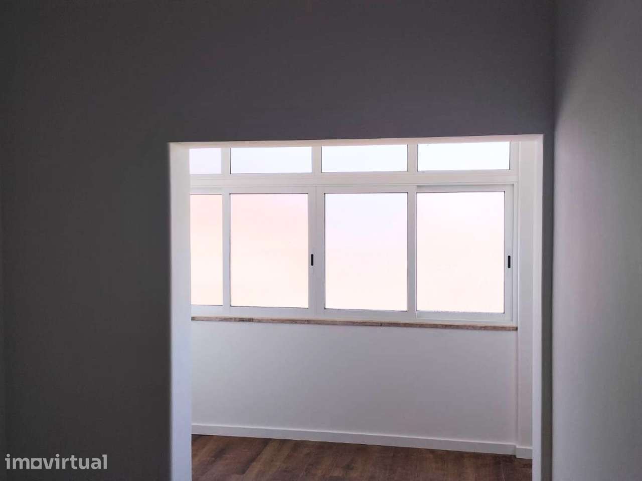 Apartamento T2 Remodelado no Centro da Cidade - Grande imagem: 4/16