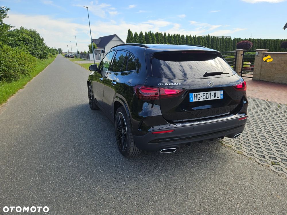 Mercedes-Benz GLA 200 d 8G-DCT AMG Line - 3