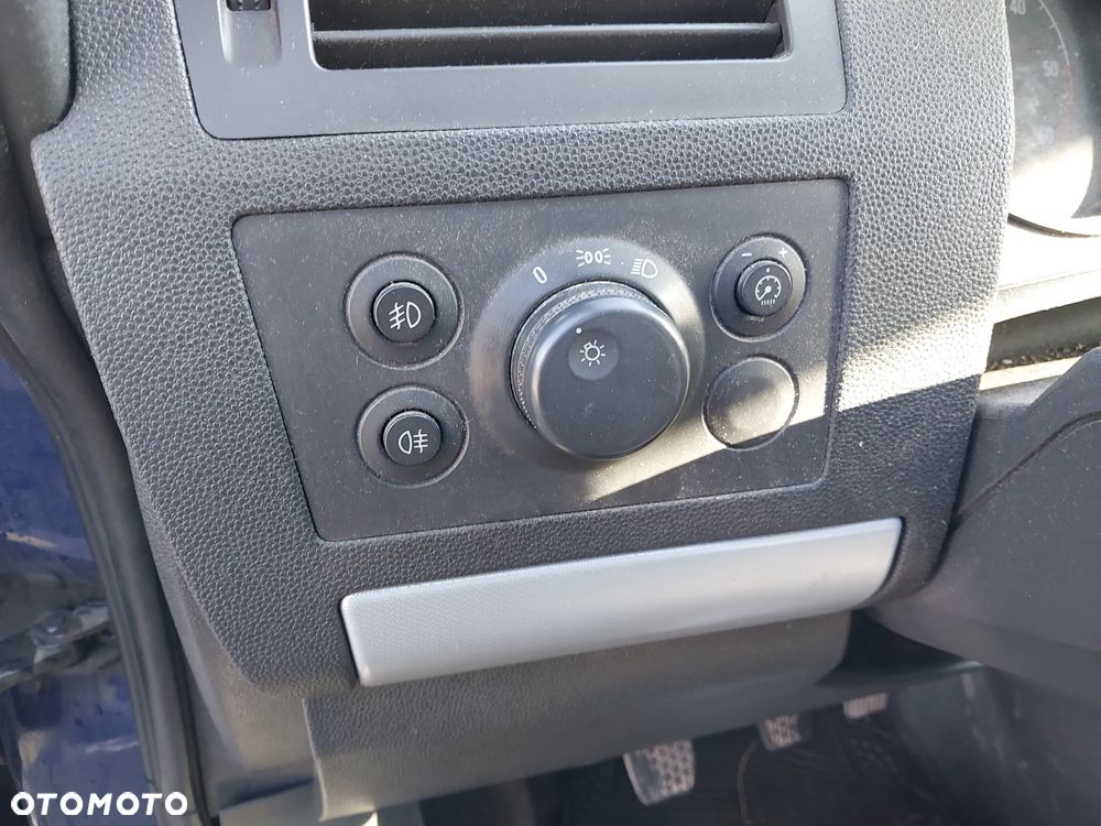 Opel Zafira B silnik kompletny 1.9 CDTI JTD 120KM wtryski pompa paliwa klimatyzacji wspomagania regulator alternator maglownica sprzęgło lewarek 6 biegów drzwi klapa błotnik lusterko kolor Z21B lampa reflektor przód przedni xenon przetwornica tył tylna hak holowniczy zestaw startowy sterownik stacyjka zamek zacisk hamulcowy deska rozdzielcza panel wyświetlacz boczek fotele mechanizm osłona manetki tempomat wykładzina podsufitka kierownica plastiki szyba NA CZĘŚCI WSZYSTKIE CZĘŚCI - 27