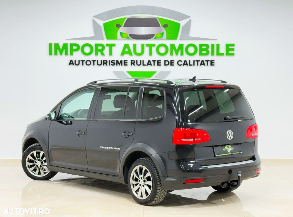 Volkswagen Touran 2.0 TDI DPF DSG Cross - 13