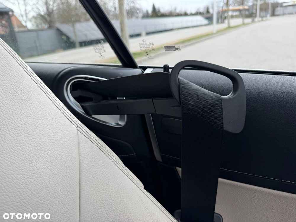 Mercedes-Benz Klasa C 200 4MATIC 9G-TRONIC - 13