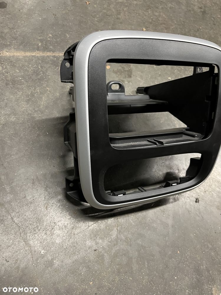 Ramka radia Renault Trafic III VIVARO B - 2