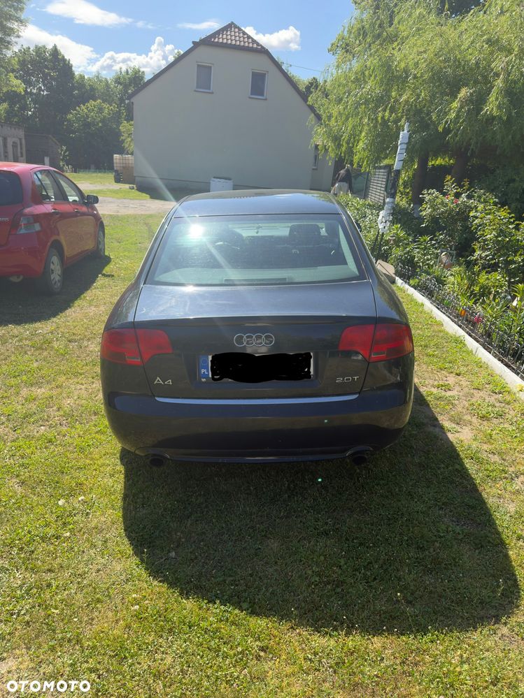 Audi A4 Limousine 2.0T FSI - 4