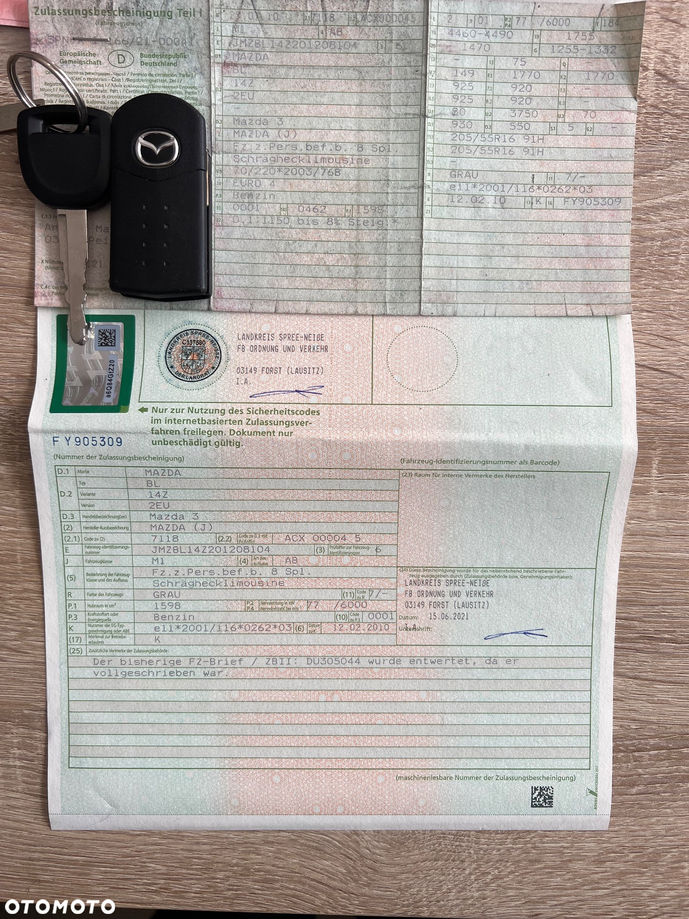 Mazda 3 1.6 Active + - 17