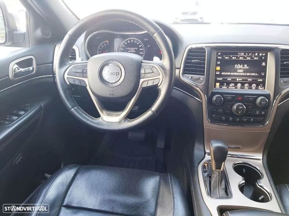 Jeep Grand Cherokee - 23