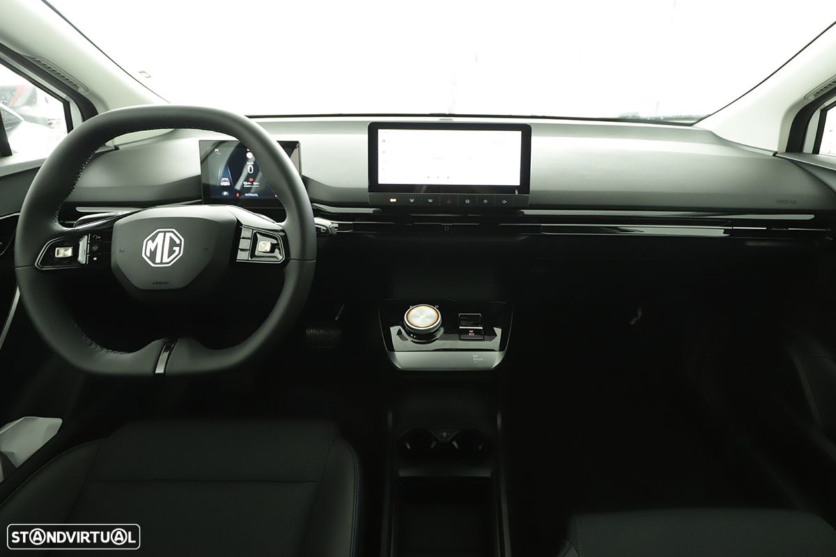 MG MG4 64 kWh Luxury - 9