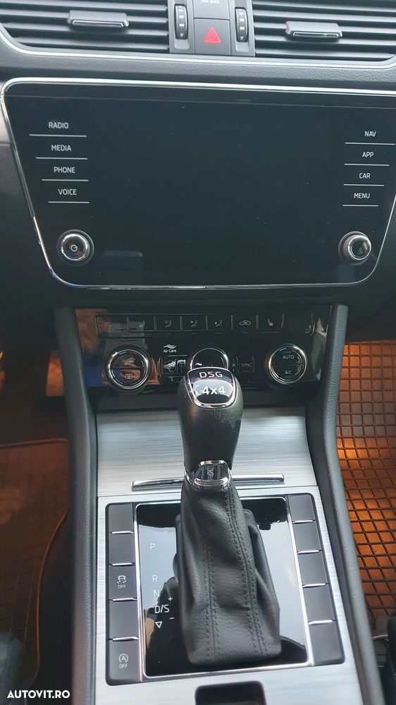Skoda Superb 2.0 TDI 4X4 DSG Ambition - 15