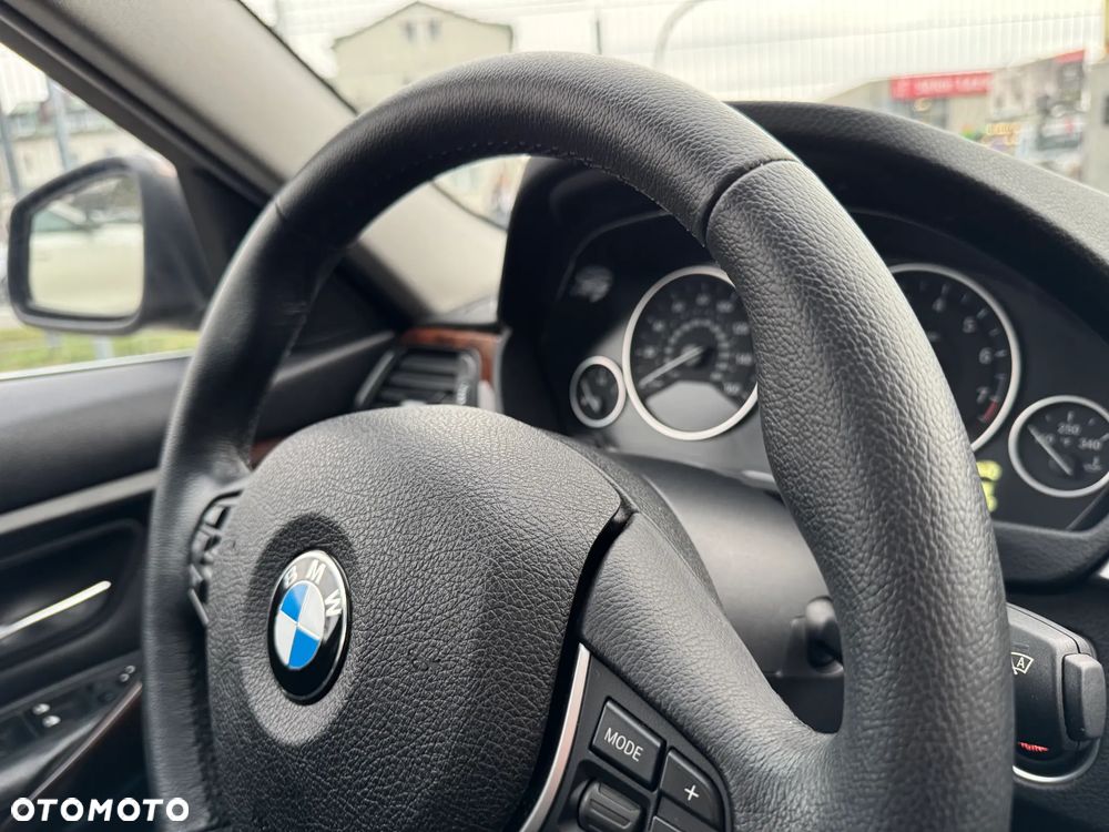 BMW Seria 3 328i Sport-Aut Luxury Line - 14