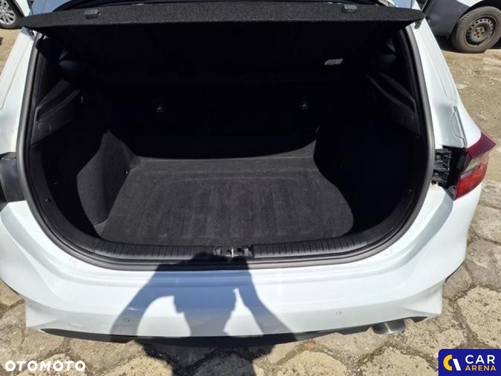 Kia Ceed - 36