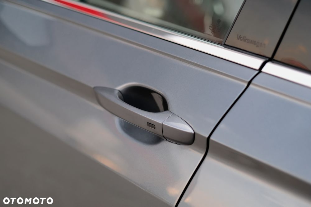 Volkswagen Tiguan - 19