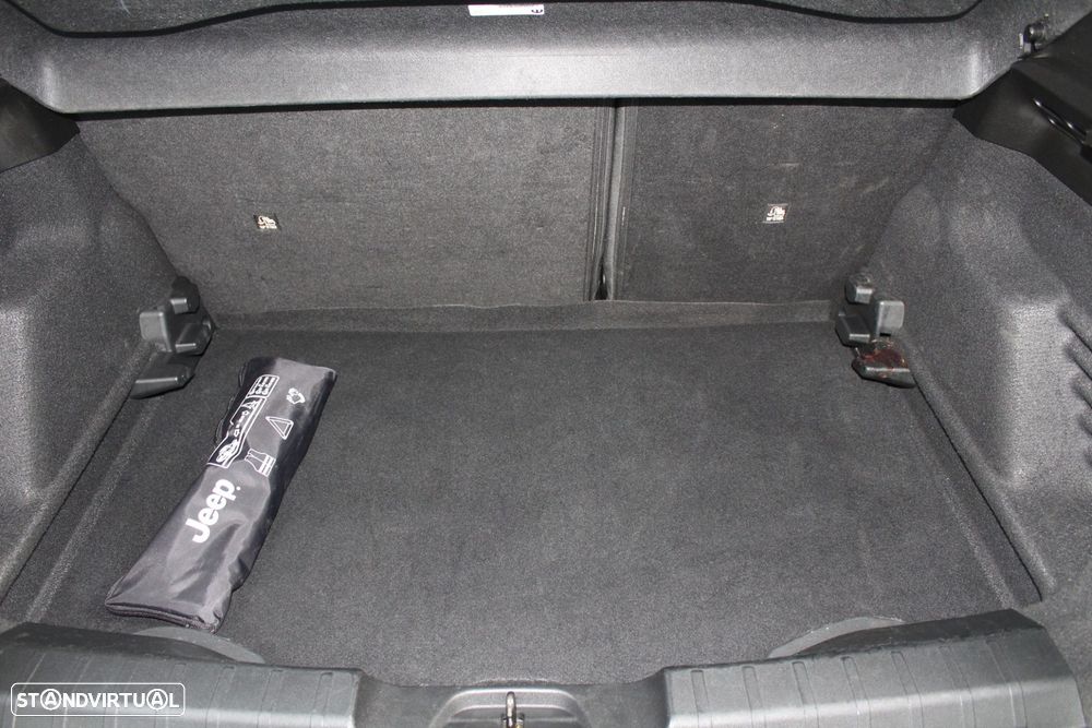 Jeep Avenger 1.2 GSE T3 Altitude - 22