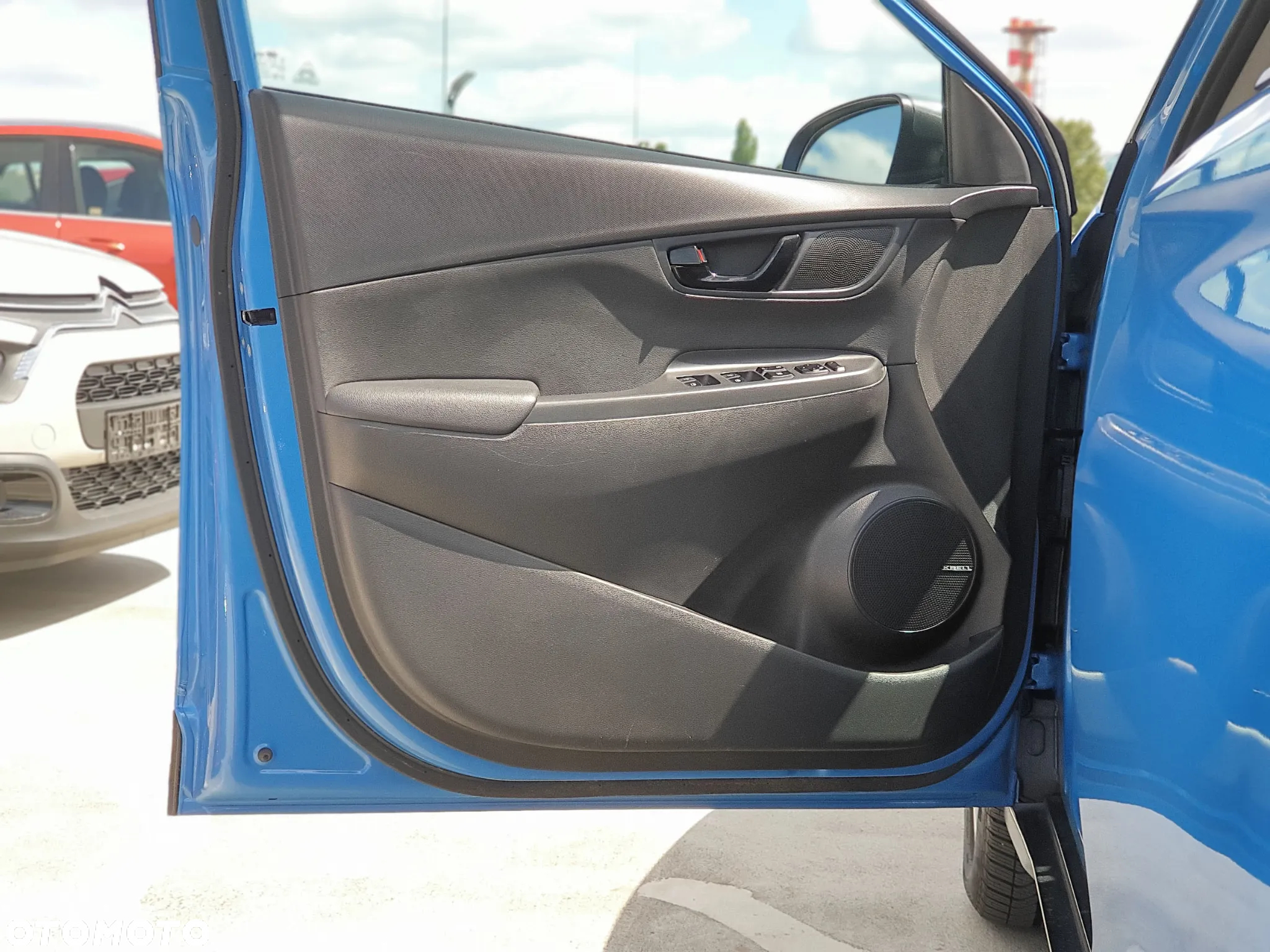 Hyundai Kona - 12