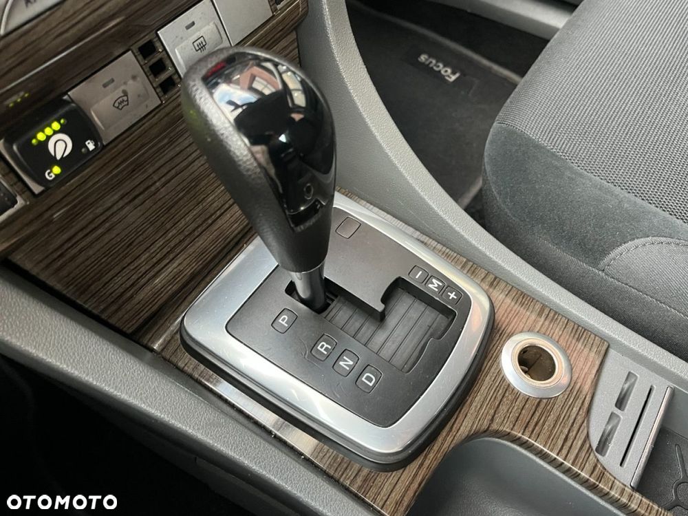 Ford Focus 1.6 Trend - 12