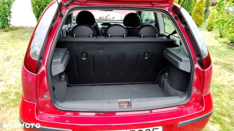 Opel Corsa 1.2 16V Essentia - 4