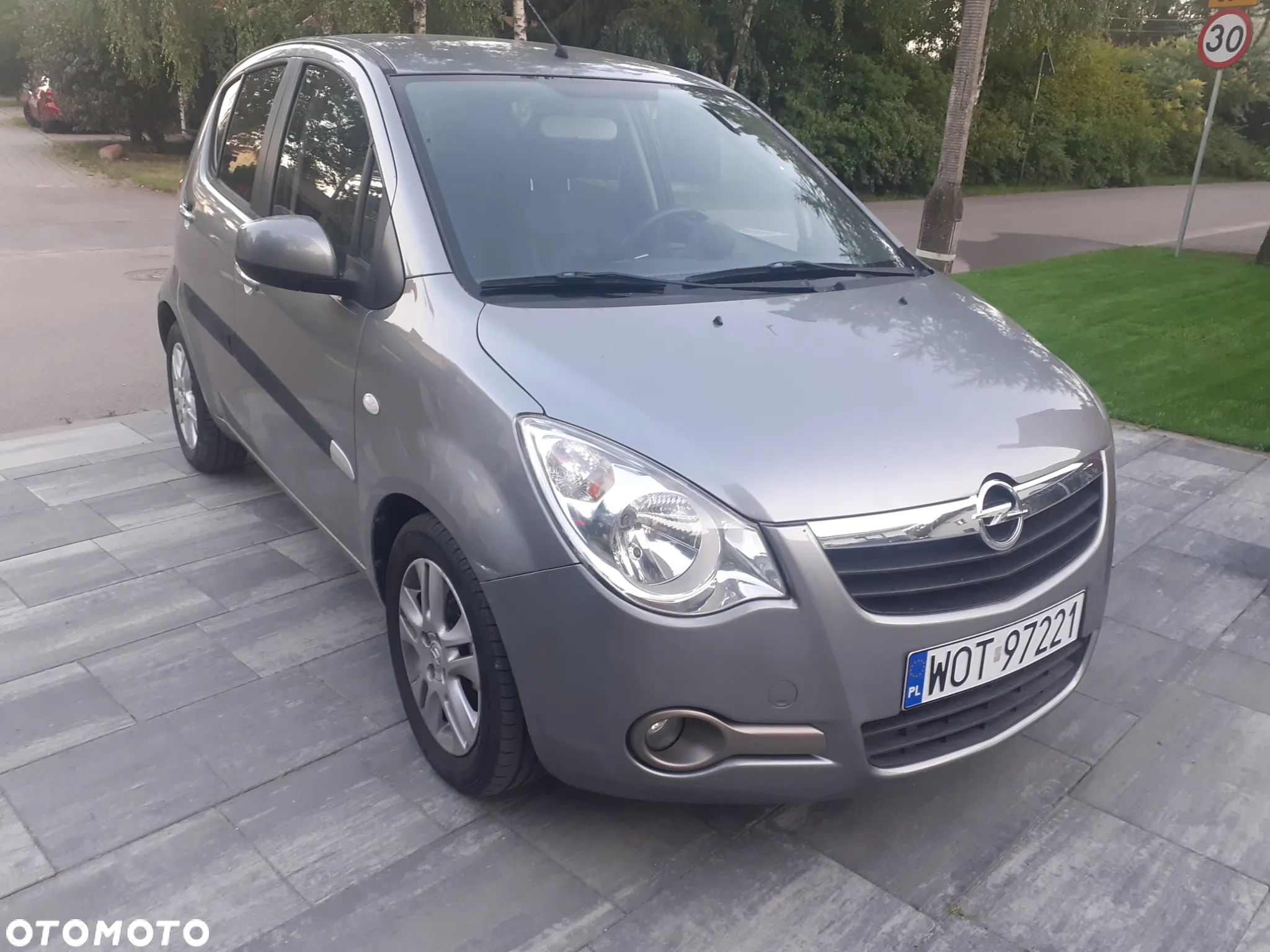 Opel Agila 1.2 Automatik Edition - 1